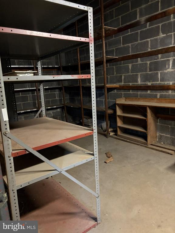 Commercial Lease in LANSDOWNE 2