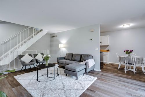 23404 N Rockledge, Novi, MI, 48375-3755 | Card Image