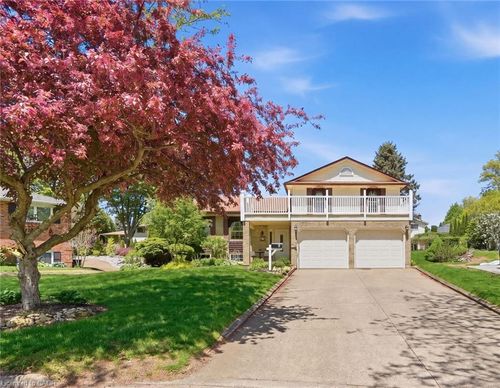9 Magnolia Crt, Fonthill, ON, L3E0H5 | Card Image