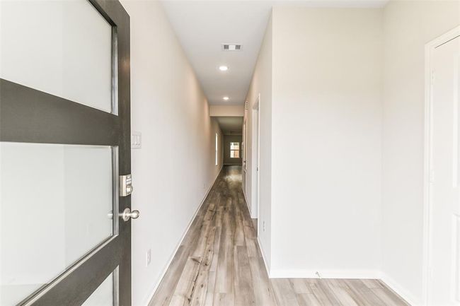 2113 Caney Creek Ln, House other with 3 bedrooms, 2 bathrooms and 2 parking in Conroe TX | Image 4