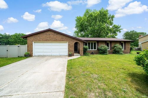 55698 Willowbend Blvd, Bristol, IN, 46507-9100 | Card Image
