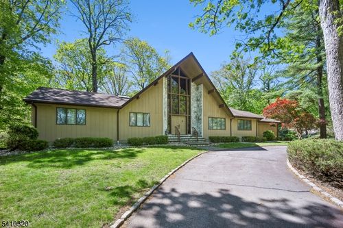 137 High Oaks Dr, Warren, NJ, 07059-5464 | Card Image