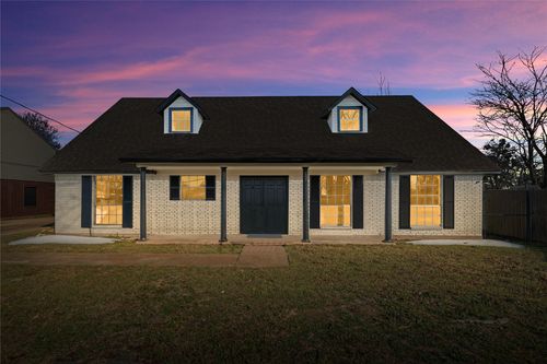 1207 Plateau Dr, Duncanville, TX, 75116-4207 | Card Image