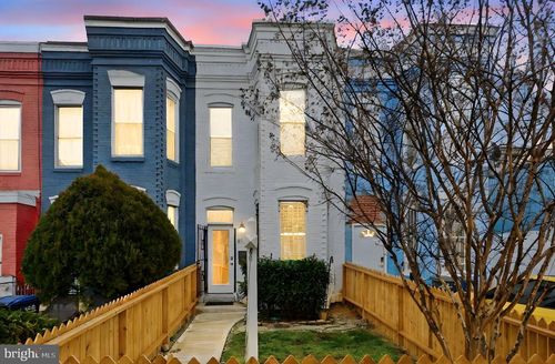 813 12th St Ne, WASHINGTON, DC, 20002-4435 | Card Image