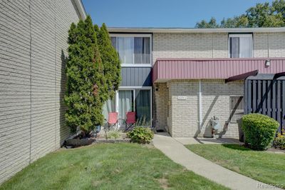 4 - 8275 Karam Boulevard, Condo with 2 bedrooms, 1 bathrooms and null parking in Warren MI | Image 1