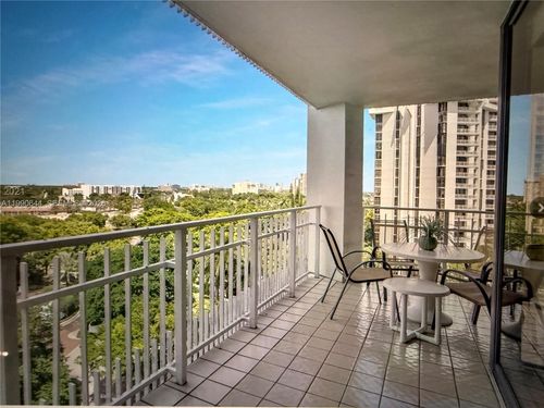 1005-2000 Towerside Ter, Miami, FL, 33138-2225 | Card Image