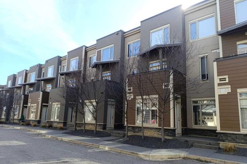 220-7 Westpark Common Sw, Calgary, AB, T3H0Y4 | Card Image