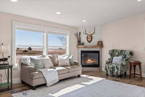 1535 Reynolds Creek Rd, Belgrade, MT, 59714-8041 | Card Image