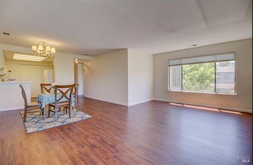 22 Lakeview Court, Novato, CA, 94947 | Card Image