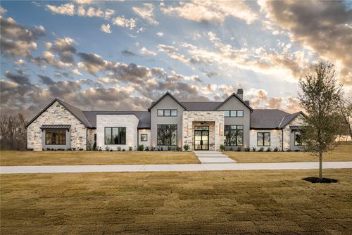 204 Dan Russell Bnd, Weatherford, TX, 76087-1611 | Card Image