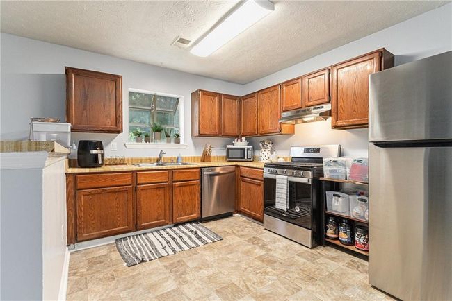 4706 Cedar Park Trl, House other with 3 bedrooms, 2 bathrooms and null parking in Stone Mountain GA | Image 6