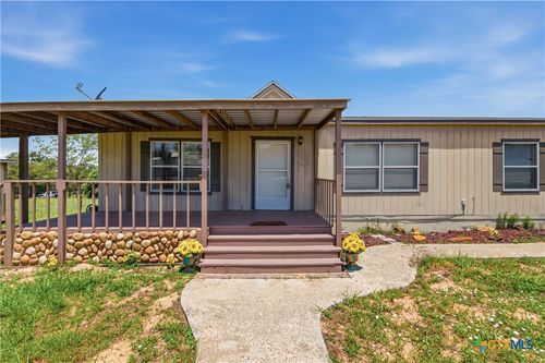 646 Old Colony Road, Seguin, TX, 78155 | Card Image