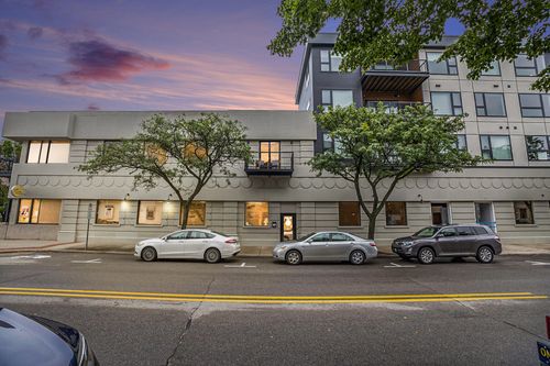 2-300 Washington Ave, Grand Haven, MI, 49417-3307 | Card Image
