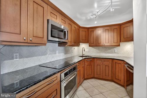 412-1101 Saint Paul St, BALTIMORE, MD, 21202-2641 | Card Image