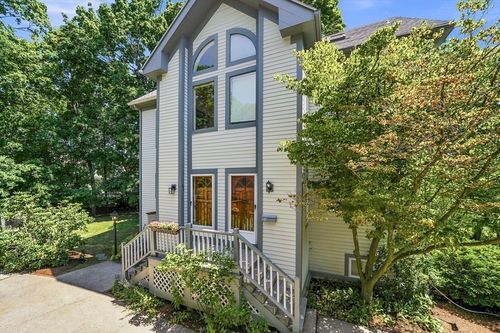 42-42 Lewis Ave, Arlington, MA, 02474-3206 | Card Image