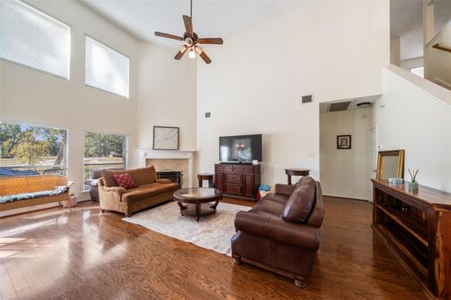 8402 Hunters Village Dr, Humble, TX, 77346-6092 | Card Image