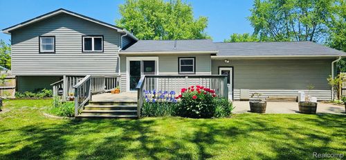 7046 Donelson Trl, Davison, MI, 48423-2320 | Card Image