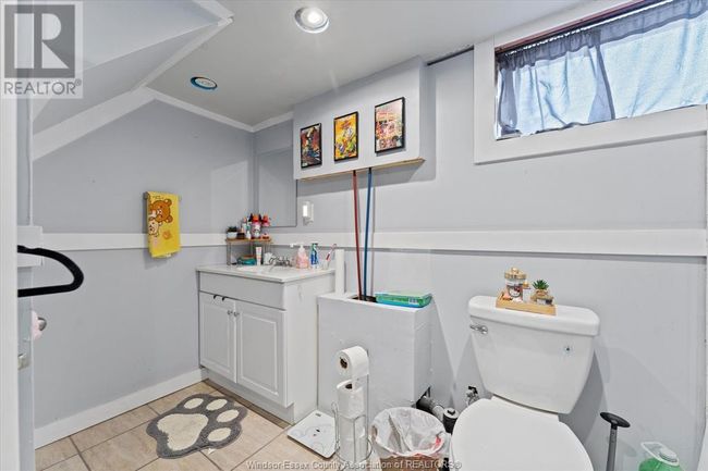 1033 Harrison Ave, House other with 3 bedrooms, 2 bathrooms and null parking in Windsor ON | Image 23