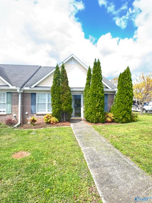 501 College St Ne, Hartselle, AL, 35640-1942 | Card Image