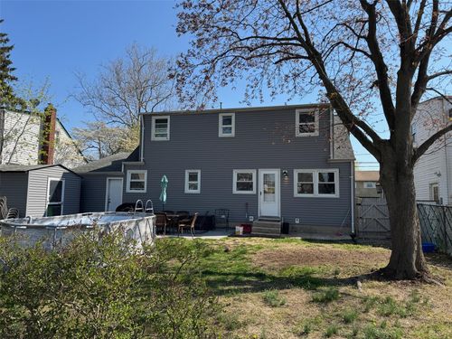 11 Moore Pl, Melville, NY, 11747-1716 | Card Image