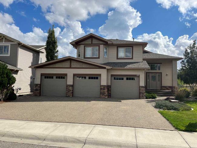 68 Canyoncrest Point W, Home with 4 bedrooms, 3 bathrooms and 6 parking in Lethbridge AB | Image 1