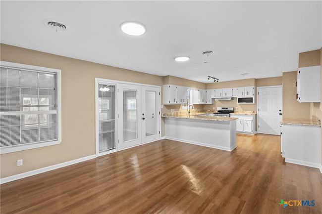 454 W Ward St, House other with 4 bedrooms, 3 bathrooms and null parking in Goliad TX | Image 7