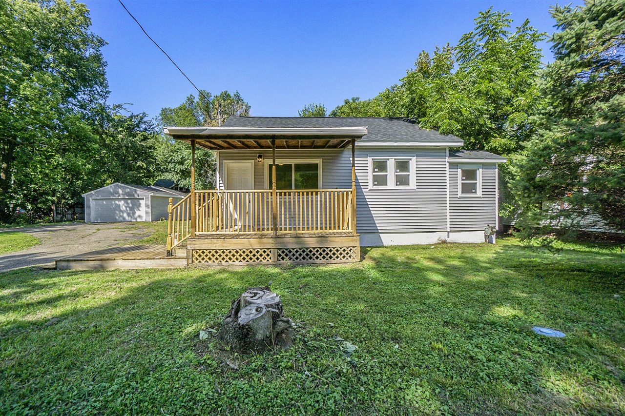 Shakespeare Ave, Kalamazoo, MI 49001
