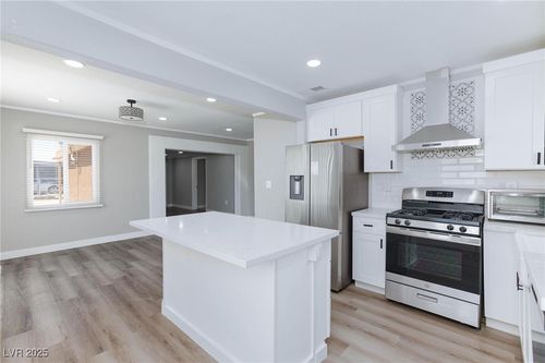 4218 Fulton Pl, Las Vegas, NV, 89107-4119 | Card Image