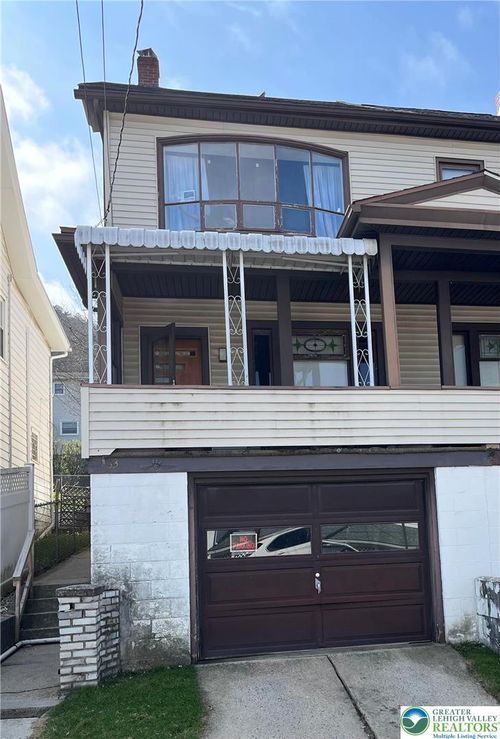 a-b-and-garage-63 W Railroad Street, Nesquehoning Boro, PA, 18240 | Card Image