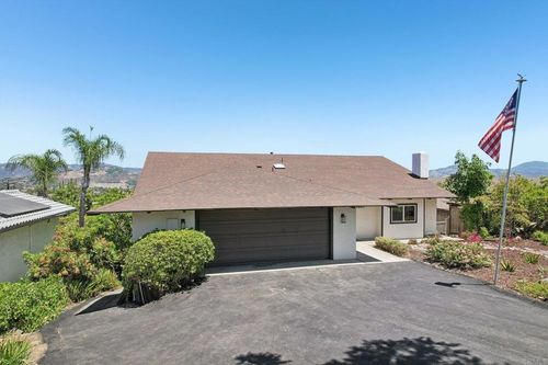 1329 Park Hill Ln, Escondido, CA, 92025-5233 | Card Image