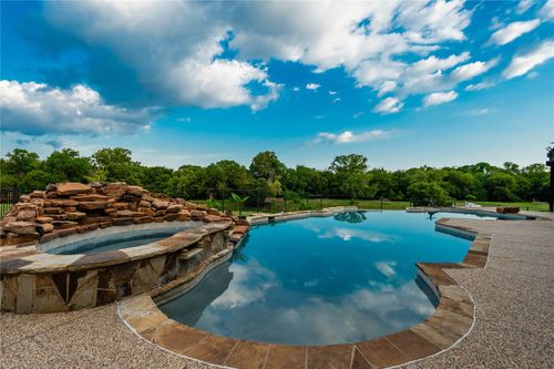 2525 E Brand Rd, Garland, TX, 75044-2717 | Card Image