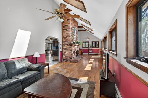 16 Berkeley St, Pelham, NH, 03076-5201 | Card Image