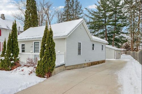 209 S Main St, PARDEEVILLE, WI, 53954-9454 | Card Image