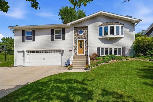 924 N Grant Street, Port Washington, WI, 53074 | Card Image