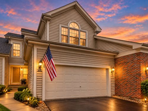 230 Parktrail Ct, Schaumburg, IL, 60173-2150 | Card Image