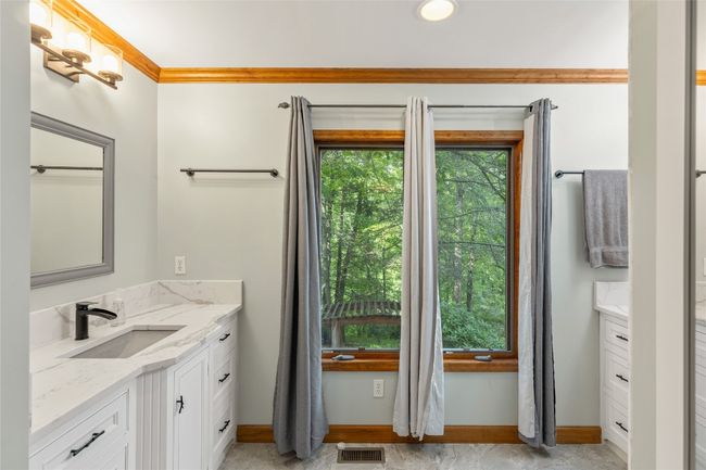 Primary bath | Image 52