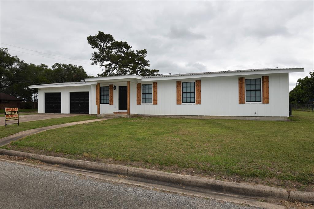 Rick Dr, Hallettsville, TX 77964