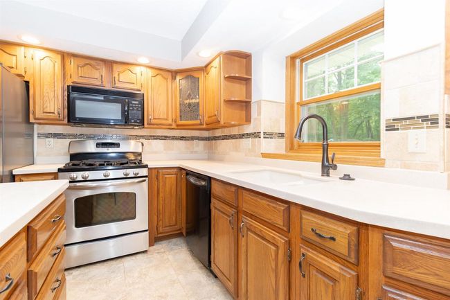 N2559 Pleasant View Lane, House other with 4 bedrooms, 3 bathrooms and null parking in WAUPACA WI | Image 11