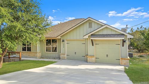 1039 Primrose Path, Canyon Lake, TX, 78133-2182 | Card Image