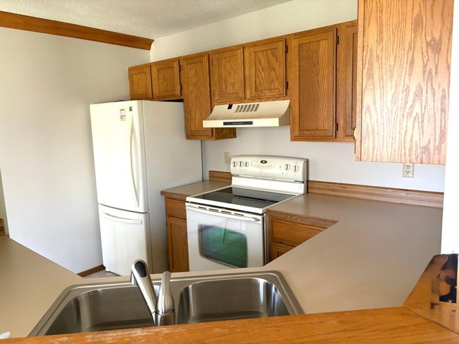 APT-106 - 3563 Blue Jay Way, Home with 2 bedrooms, 1 bathrooms and null parking in Eagan MN | Image 7