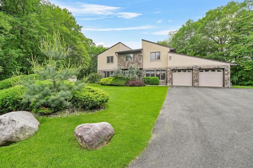 43 Dustman Ln, Bardonia, NY, 10954-2027 | Card Image