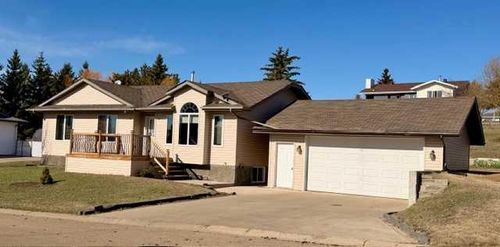 4324 Meadow Lane, Hardisty, AB, T0B1V0 | Card Image
