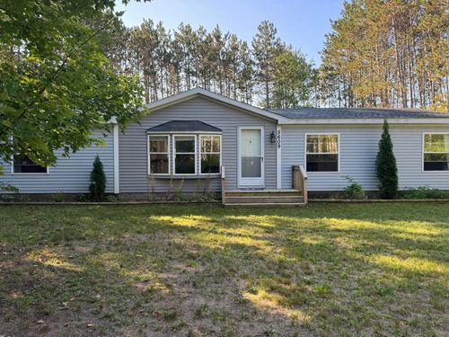 5609 Pine Aire Dr, Grawn, MI, 49637-9632 | Card Image