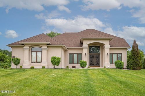 8206 Nebraska Ave, Toledo, OH, 43617-2052 | Card Image