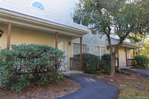 1902 Rosewood Ct, Highland Mills, NY, 10930-5222 | Card Image