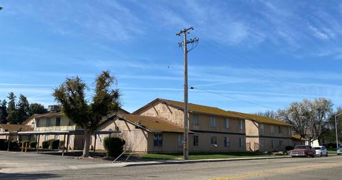 114-657 W Parlier Ave, Reedley, CA, 93654-2036 | Card Image