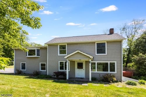 50 Clinton Rd, Newfoundland, NJ, 07435-1425 | Card Image
