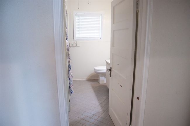 502 W B Ave, House other with 3 bedrooms, 2 bathrooms and 4 parking in Kingsville TX | Image 14