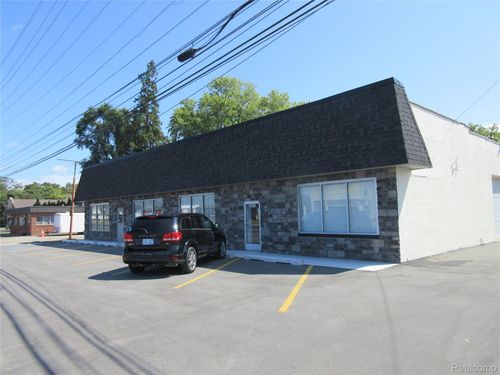 49908 Gratiot Ave, Chesterfield, MI, 48051-2529 | Card Image