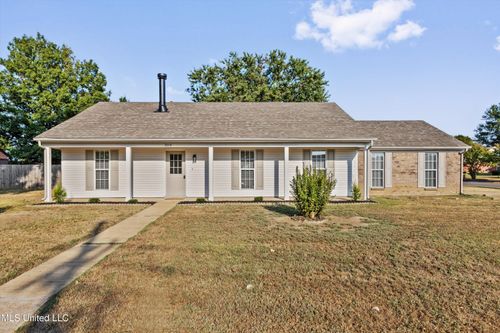 7050 Dunbarton Dr, Horn Lake, MS, 38637-1059 | Card Image